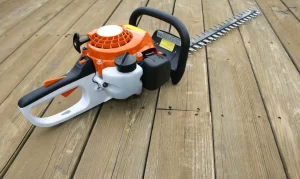 How To Remove Black And Decker Hedge Trimmer Blades?